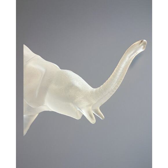 Lovely Frosted Elephant On Crystal Base With Raised Trunk. - Picture 6 of 8